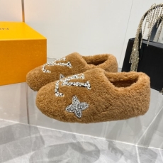 Louis Vuitton Slippers